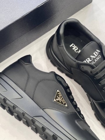 Кроссовки Prada