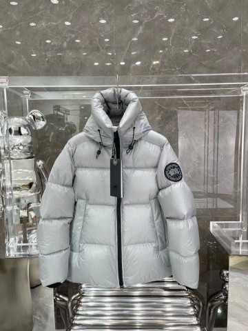 Пуховик Canada Goose