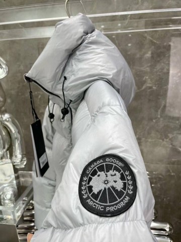 Пуховик Canada Goose