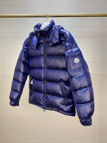 Пуховик Moncler