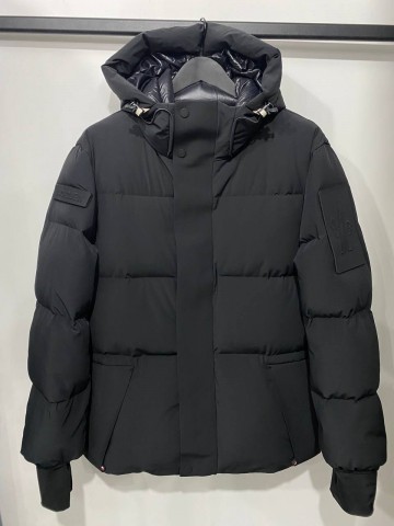 Пуховик Moncler