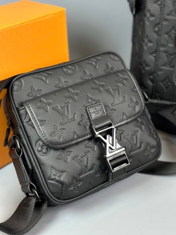 Сумка-мессенджер Louis Vuitton