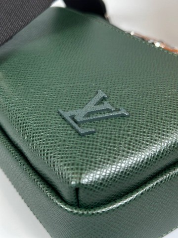 Сумка-мессенджер Louis Vuitton