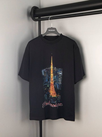 Футболка Balenciaga