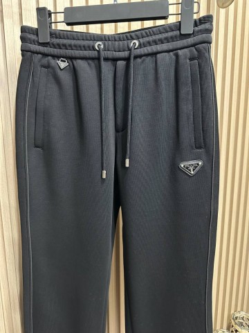 Спортивные штаны Prada