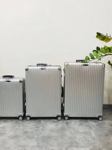 Чемодан Rimowa M