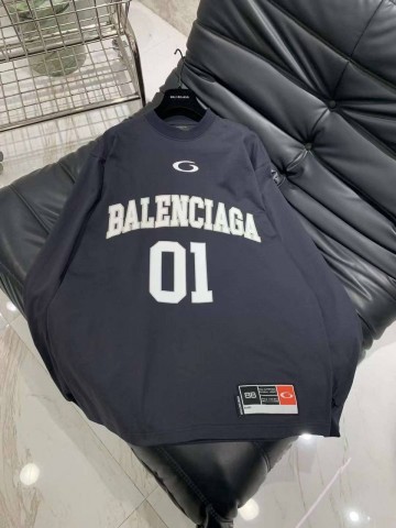 Свитшот Balenciaga