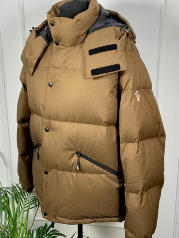 Пуховик Moncler
