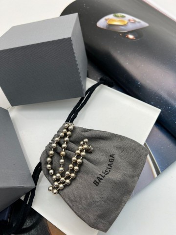 Серьги Balenciaga