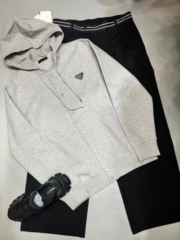 Кроссовки Prada