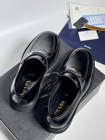 Лоферы Prada