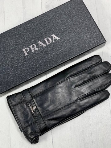Перчатки Prada