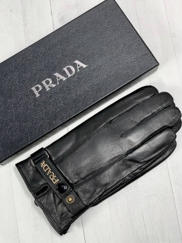 Перчатки Prada