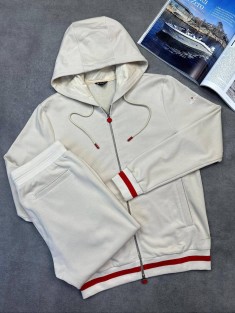 Костюм Kiton