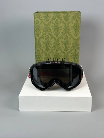 Горнолыжные очки Gucci