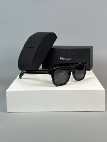 Очки Prada