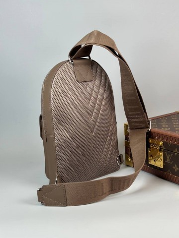 Сумка-слинг Louis Vuitton
