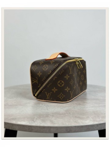 Несессер Louis Vuitton