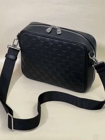 Сумка-мессенджер Louis Vuitton