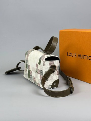Сумка-мессенджер Louis Vuitton