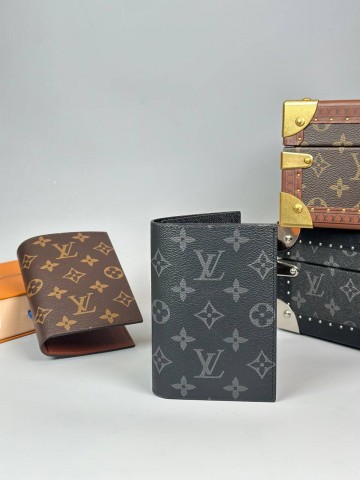 Обложка Louis Vuitton