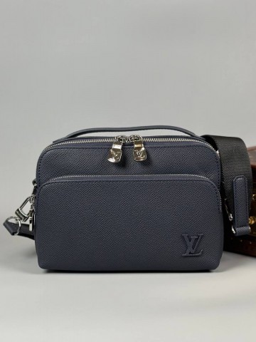 Сумка-мессенджер Louis Vuitton
