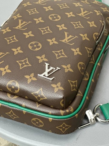 Сумка-слинг Louis Vuitton