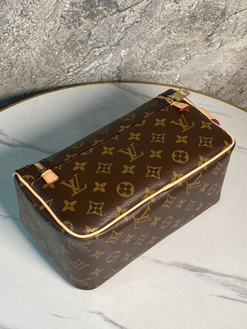 Косметичка Louis Vuitton