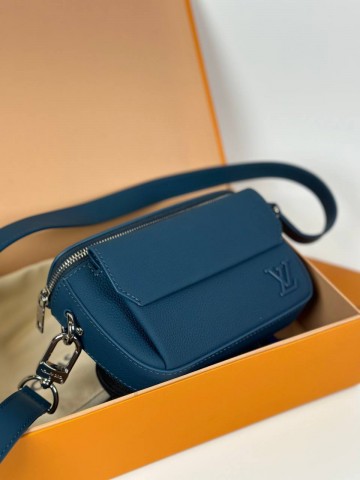 Сумка-мессенджер Louis Vuitton