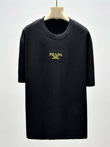 Футболка Prada