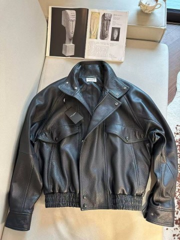 Кожаная куртка Yves Saint Laurent