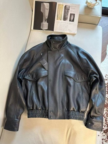 Кожаная куртка Yves Saint Laurent