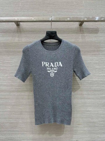 Футболка Prada