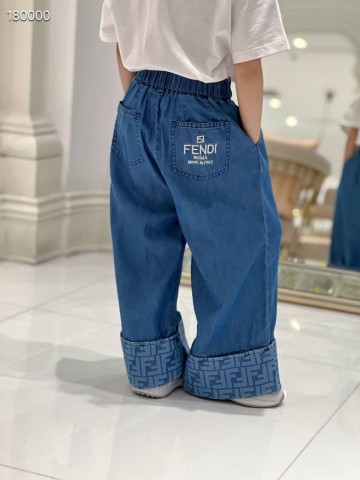 Джинсы Fendi