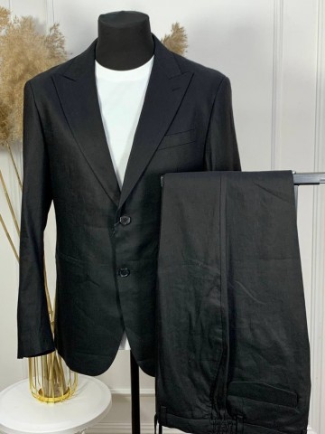 Льняной костюм Kiton