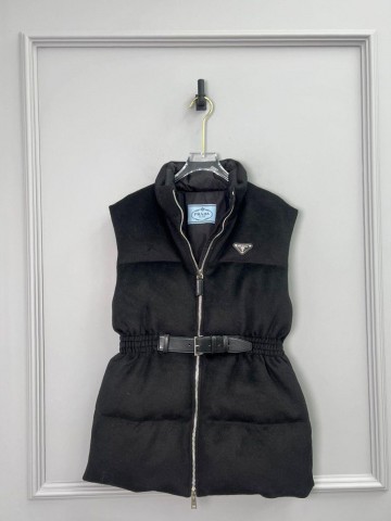Жилет Prada