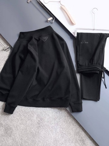 Спортивный костюм Prada