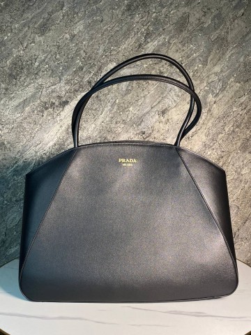 Сумка Prada