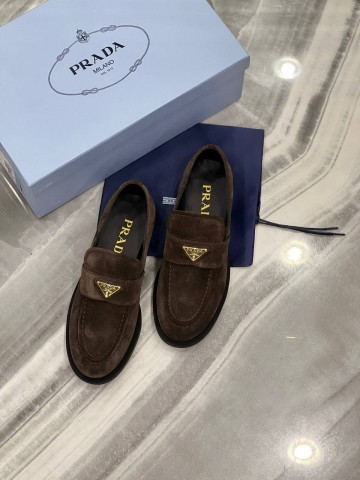Лоферы Prada