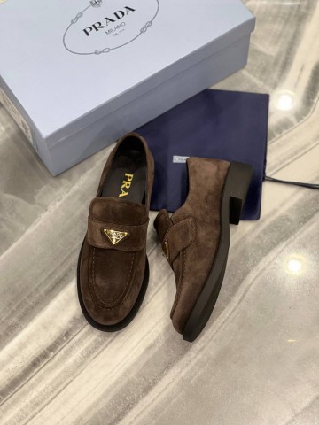 Лоферы Prada