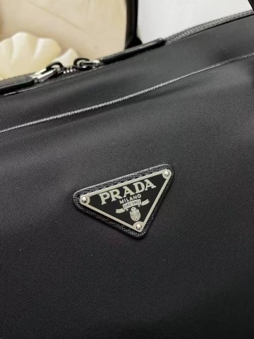 Дорожная сумка Prada