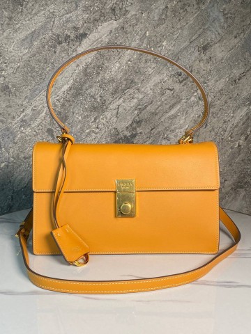 Сумка Prada