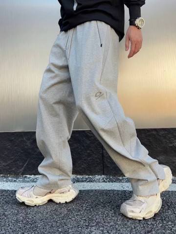 Спортивные штаны Balenciaga