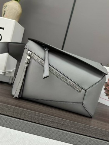 Поясная сумка Loewe