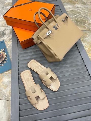 Шлепанцы Hermes