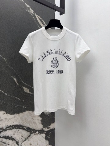 Футболка Prada