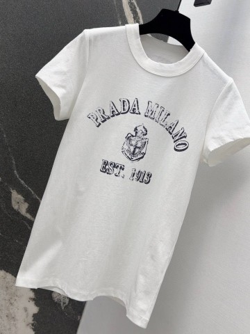 Футболка Prada