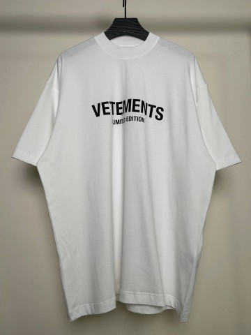 Футболка Vetements