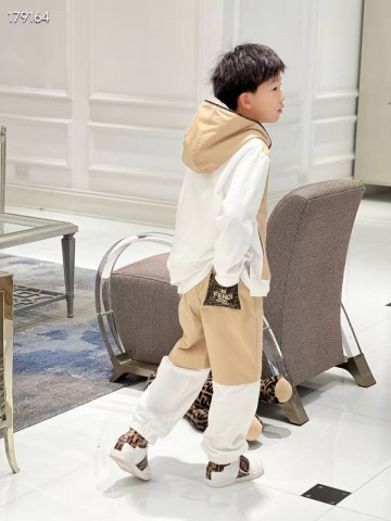 Костюм Fendi