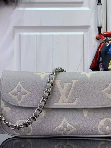 Сумка Louis Vuitton
